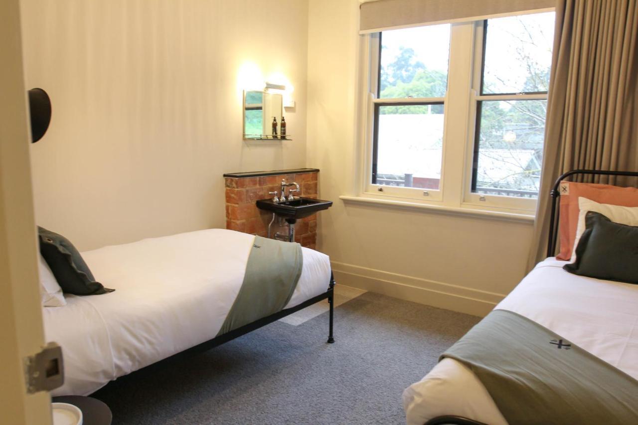 וורברטון Alpine Hotel, Eat Drink Sleep מראה חיצוני תמונה