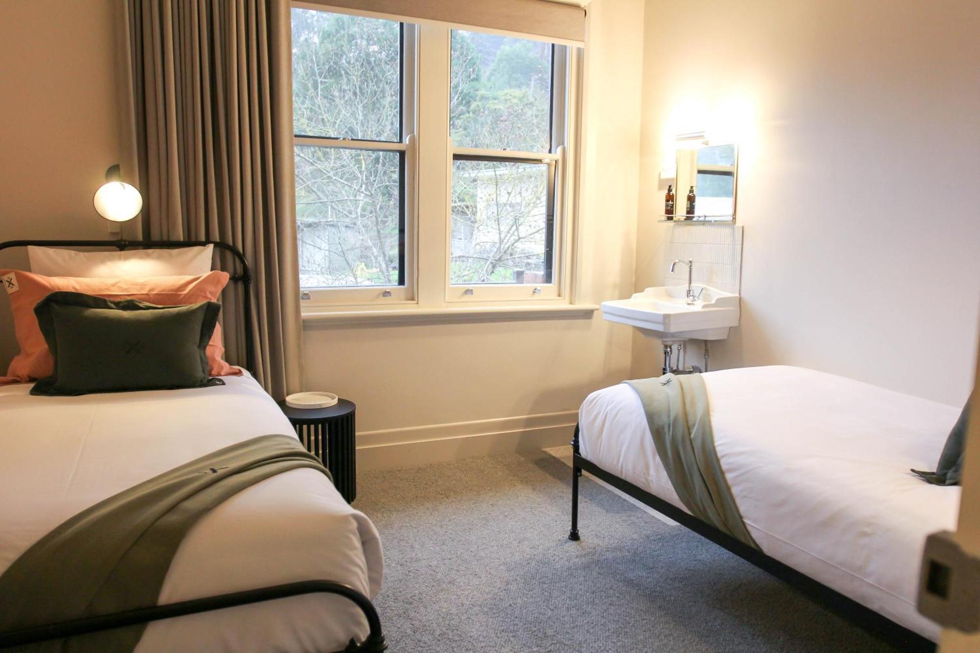 וורברטון Alpine Hotel, Eat Drink Sleep מראה חיצוני תמונה